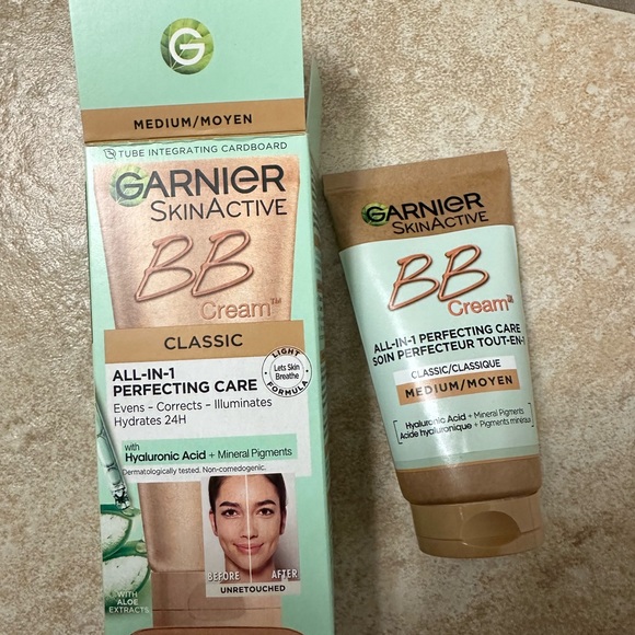 Garnier SkinActive BB Cream Hyaluronic Acid + Aloe Vera, Medium - Picture 6 of 6